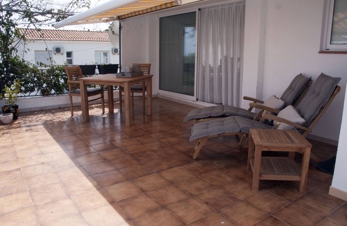 Sant Carles de la Rapita Apartment | Casas Sitori apartment 6 in a small-scale private complex on the beach!