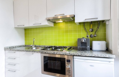 Santa Maria Maior Apartment | Castelo Stylish Flat (C24)