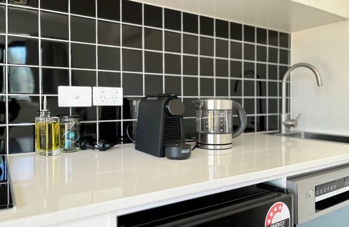 Castlemaine House | Castlemaine Short Stays - Cosy two-bedroom retreat - 5 minutes from Castlemaine
