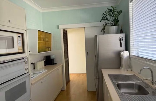 Caves Beach House | Caves Beach, Sea Breeze - 5 min walk to the patrolled beach and caves