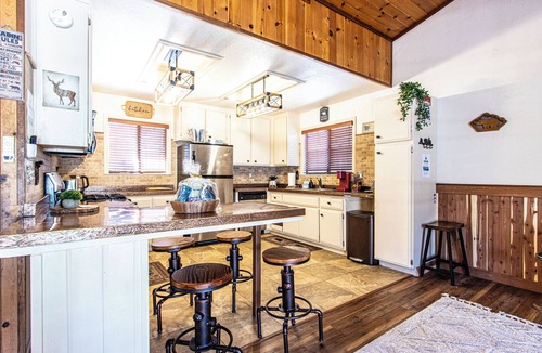 Sugarloaf Cabin | Cedar Cabin A: Hot Tub, EV Charger, Sugarloaf Walking Trails