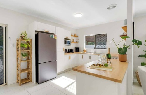 Palm Cove Villa | Cedar Villa: A Designer Pool House by the Beach