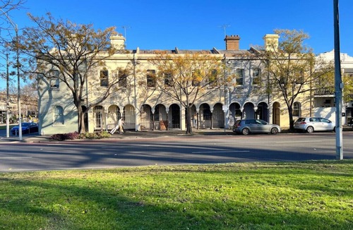 East Melbourne House | Centered Victorian Townhouse