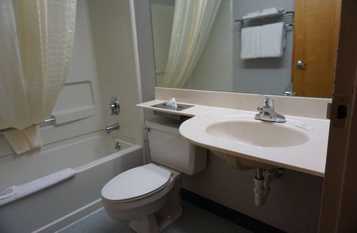 Tonawanda Hotel | CenterWay Hotel Tonawanda