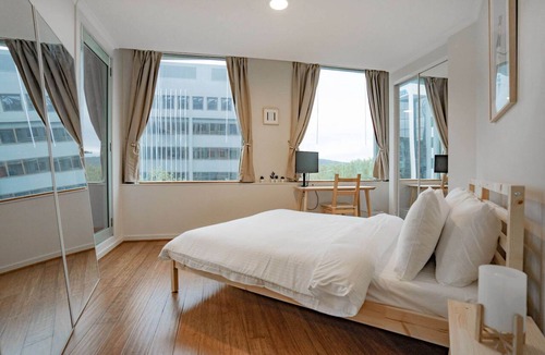 Canberra City Centre Apartment | Central 2-Bed with Gym and Parking