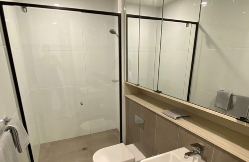 Turner Apartment | Central 3 BDR Garden Apartment