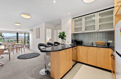Braddon Apartment | Central Apartment with Underground Parking