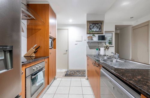 Braddon Apartment | Central Braddon Retreat near Cafes and Culture