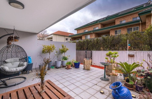 Braddon Apartment | Central Braddon Retreat near Cafes and Culture