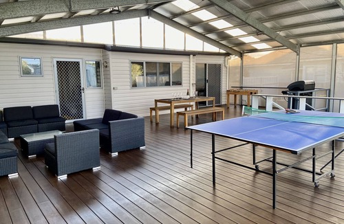 Portarlington House | Central convenience for groups and families - Portarlington entertainer!