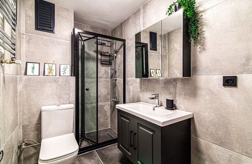 Gumussuyu Mahallesi Apartment | Central Flat near Taksim Square with Balcony