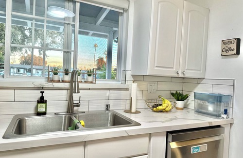 Santa Ana House | Central OC Retreat-Disney, Grill, Fire Pit & Games