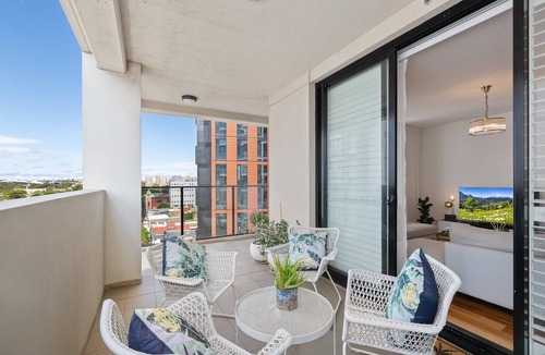 Redfern Apartment | Central Redfern Home with Balcony Escape