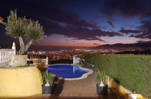 Ciudad Jardin Ski Chalet | Chalet con una de las Mejores Vistas de Toda Málaga. A Pocos Minutos del Centro