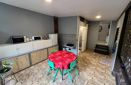 Vaiare Bed & Breakfast | Chambre d'hôte 10 minutes from the Vai'are wharf.
