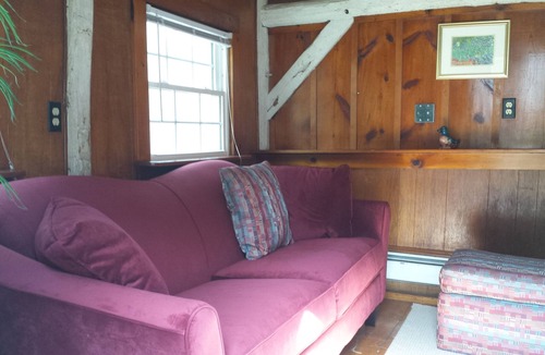 Monroe Cottage | Charming 1 BDRM 18th Century post & beam cottage for monthly/extended stay