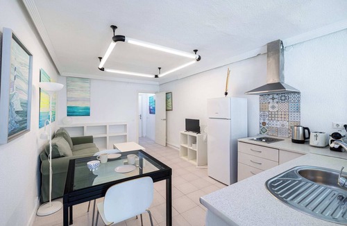 Pedregalejo Playa House | Charming 1 BR apartment with Seaview and Pool