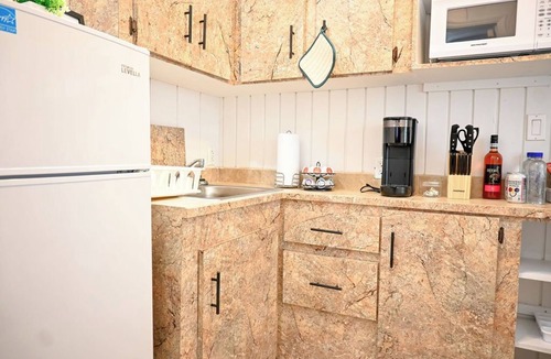 Rock Sound Apartment | Charming 1BR w/A/C, WiFi + Free Drinks & Snacks