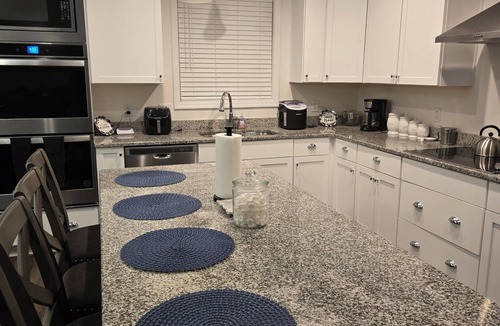 Moundville House | Charming 2-bedroom house in Pleasant Moundville with WiFi, AC