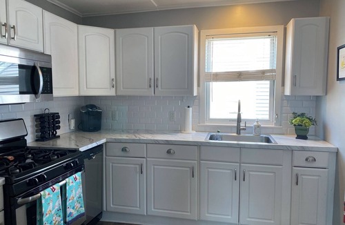 Margate City House | Charming 2-bedroom bungalow in beautiful Margate just blocks from the beach!