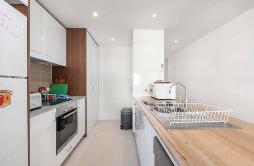 Lyneham Apartment | Charming 2BR Apartment Near Canberra’s Attractions