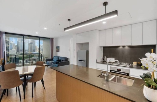 South Brisbane Apartment | Charming 2BR Home with Pool, Gym & Sauna