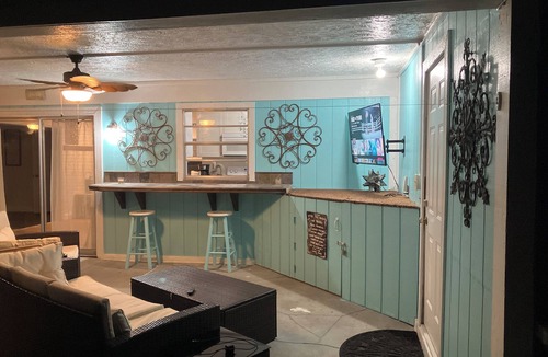 Hobe Sound House | Charming 3-bedroom house with heated pool in Hobe Sound sleeps 8, with AC, WiFi