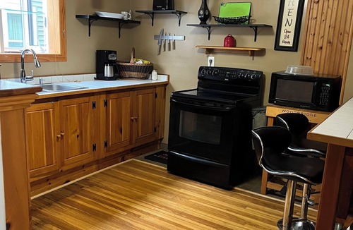 North Buffalo House | Charming 3-bedroom lower unit home in Buffalo