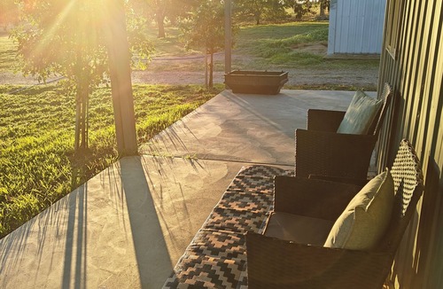 Glenrowan Cottage | Charming country cottage, peaceful stay, family-friendly retreat, Glenrowan
