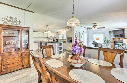 Livingston House | Charming Countryside Home w/Covered Porch!