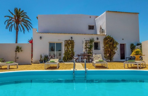 Vera House | Charming Dovecote, rural setting, private exclusive pool and garden, sleeps 4.