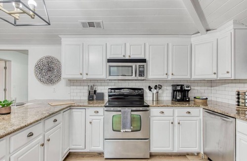 Fig Garden House | Charming Modern 3BR Fresno House