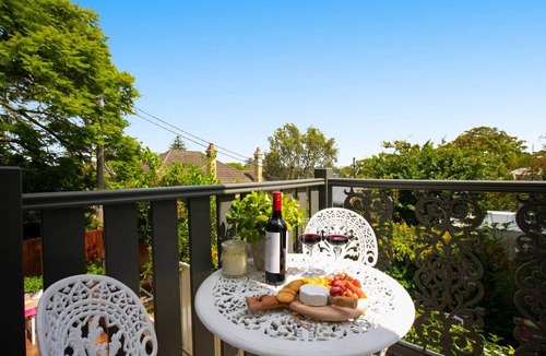 Glebe Apartment | Charming Retreat in Exclusive Glebe Estate