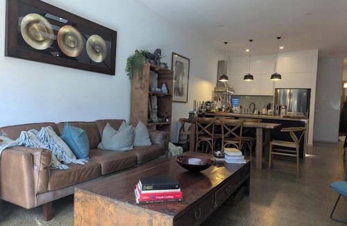 Richmond House | Charming Victorian Cottage in convenient location in Richmond, 3 mins to trams