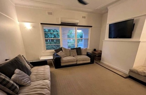 Shepparton South House | Cheerful 3 bedroom home at Anzac Street