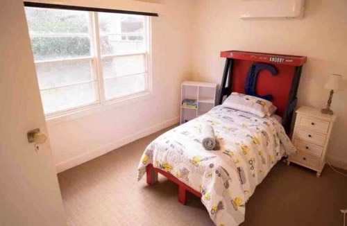 Shepparton South House | Cheerful 3 bedroom home at Anzac Street