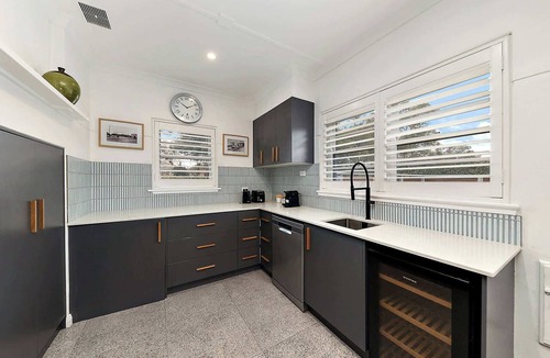 Griffith House | Cheerful 3 bedroom home - Inner south - Manuka