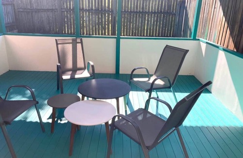 Woodridge House | Cheerful 3 bedroom townhouse with garage