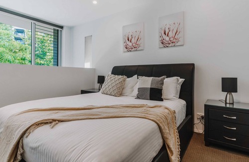 Capital Hill Apartment | Chic 1-Bed Apartment near Parliament House