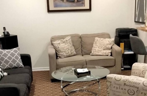 Norma Triangle Apartment | Chic 1-bedroom apartment with AC, WiFi in fabulous West Hollywood