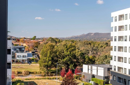 Greenway Apartment | Chic 1-Bedroom Retreat in Greenway