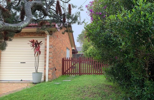 Mount Colah House | Chic Stylish Getaway with Stunning garden view Granny Flat in MC 2079
