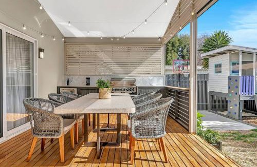 Birkenhead House | 'Chimney Cottage' Family Gem where Beach meets Port