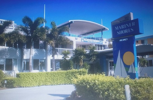 Miami Apartment | Christmas at the Gold Coast - 2 bedroom, 2 bathroom. Mariner Shores Resort