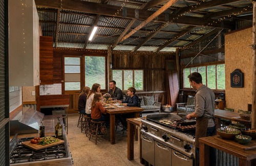 Lamington Cottage | Christmas Creek Rainforest Retreat, ultimate nature filled group getaway.