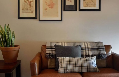 Daylesford Cottage | Circa Ruby Mint Daylesford ~ Town Centre!