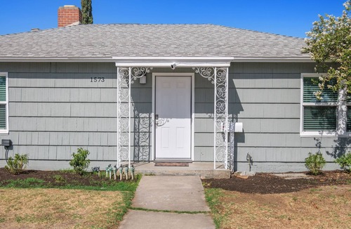 Tower District House | Clean 3B/1Bth EasyA to US99 + CA41 & to Nat'l Parks