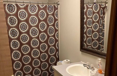Minter House | Clean, Comfortable, Peaceful, VRBO Air B N B @ https://airbnb.com/h/thetrabin