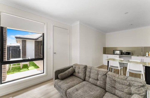 Davoren Park House | Clean & Private 2BR Stay | Perfect for Getaways