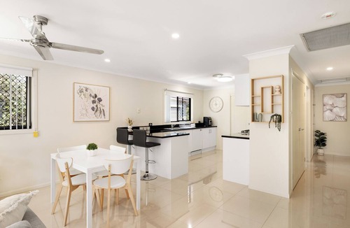 Sunnybank Apartment | Clean Sunnybank 1BR | Train Access | 1144D1